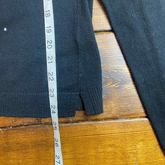 Talbots Women's black crew neck sweater scooter with presents size Small - Picture 7 of 8
